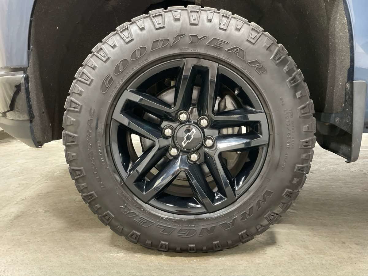 Used 2019 Chevrolet Silverado 1500 Custom Trail Boss w/ Custom Convenience Package AWD/4WD image 7
