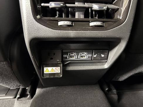 New 2025 Jeep Grand Cherokee Limited w/ Trailer Tow Package image 22