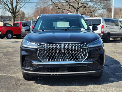 Used 2025 Lincoln Aviator AWD image 9