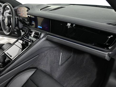 New 2025 Porsche Panamera RWD image 25