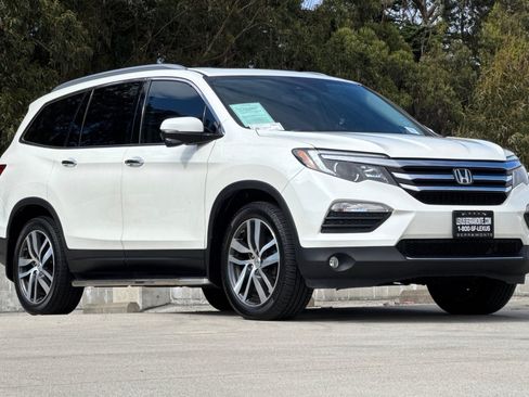 Used 2018 Honda Pilot Touring image 6