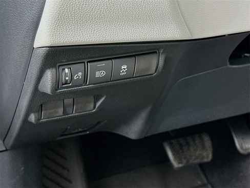 New 2026 Toyota Corolla Cross L image 10