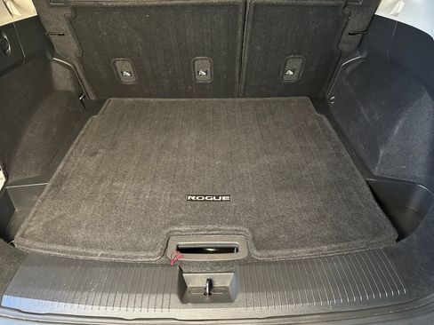 Used 2021 Nissan Rogue SV AWD/4WD image 21