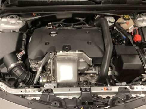 Used 2021 Chevrolet Malibu Premier FWD image 9