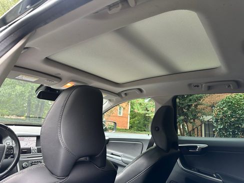 Used 2015 Volvo XC60 T6 Premier Plus image 15