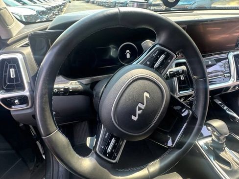 Certified 2022 Kia Sorento SX Prestige AWD/4WD image 3