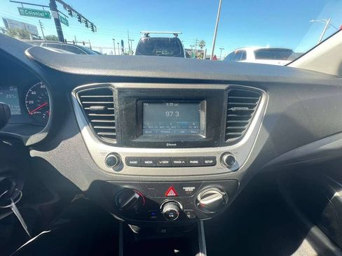 Used 2021 Hyundai Accent SE FWD image 18