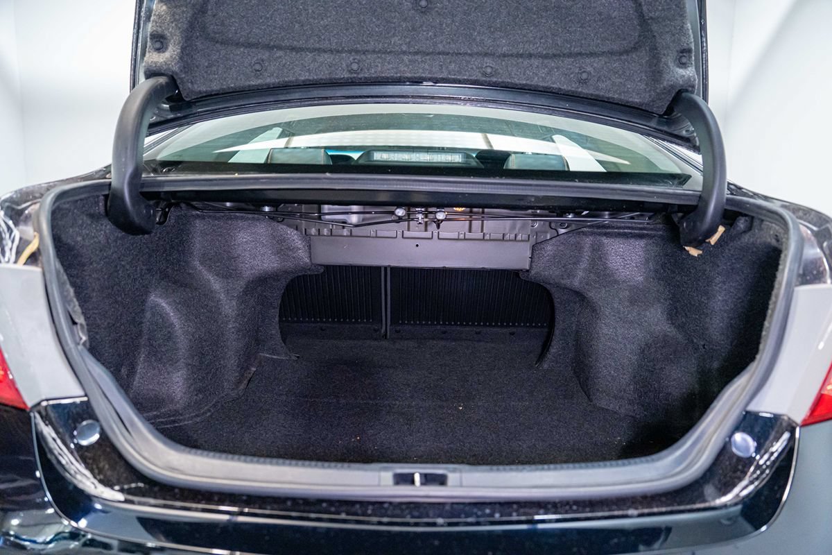 Used 2017 Toyota Camry SE FWD image 25