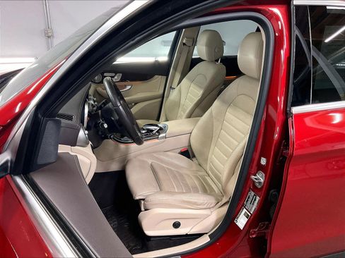 Used 2017 Mercedes-Benz GLC 300 4MATIC image 25