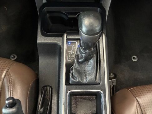 Used 2019 Toyota Tacoma Limited image 21