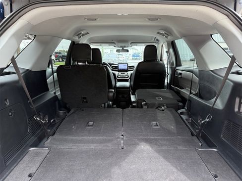 Certified 2022 Ford Explorer XLT w/ Equipment Group 202A image 24