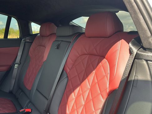 New 2026 BMW X6 xDrive40i w/ Climate Comfort Package image 16