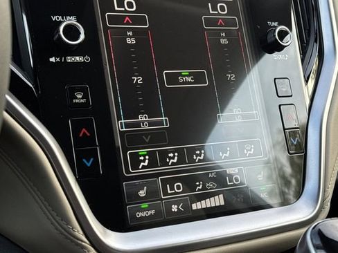 Used 2025 Subaru Outback Limited AWD/4WD image 18