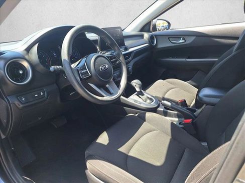 Used 2021 Kia Forte LXS FWD image 9