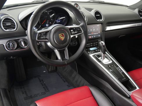Used 2021 Porsche 718 Cayman RWD image 12