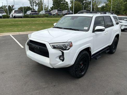 Used 2022 Toyota 4Runner SR5 Premium AWD/4WD image 5
