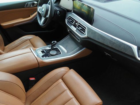 Used 2022 BMW X5 M50i AWD/4WD image 9