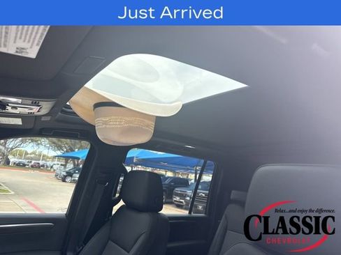 Used 2026 Chevrolet Suburban Z71 w/ Comfort Package image 7