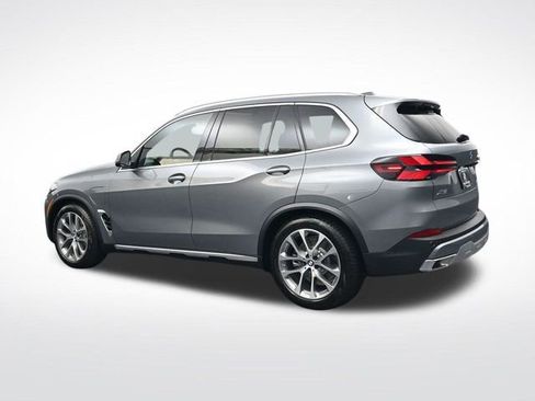New 2026 BMW X5 xDrive50e image 7