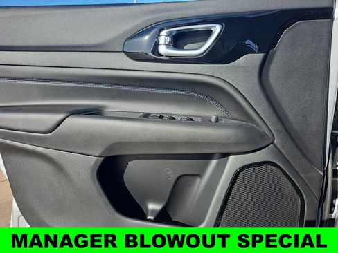 New 2026 Jeep Compass Latitude AWD/4WD image 25