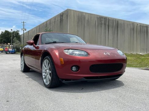 Used 2007 MAZDA MX-5 Miata Grand Touring w/ Premium Pkg RWD image 3