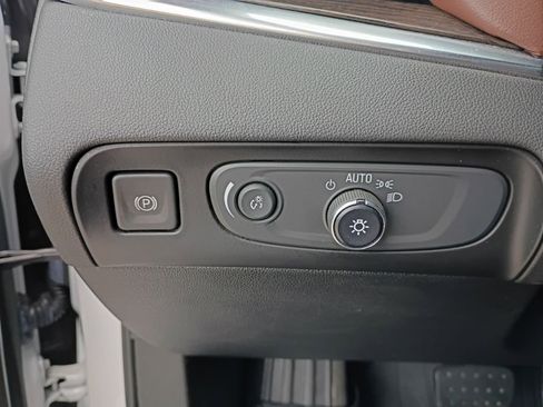 Used 2019 Buick Enclave Avenir w/ Avenir Technology Package AWD/4WD image 33