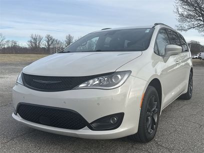 Used 2020 Chrysler Pacifica Touring-L w/ Advanced Safetytec Group