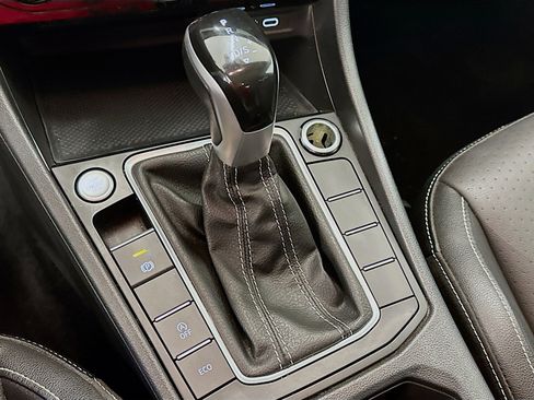 Used 2024 Volkswagen Jetta SE image 24