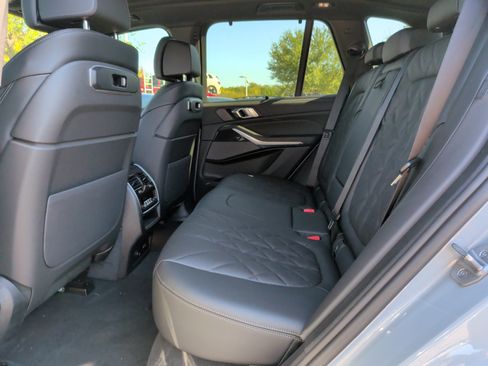 Used 2026 BMW X5 xDrive40i w/ M Sport Package AWD/4WD image 36