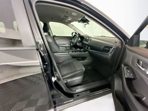 Used 2022 Nissan Rogue SV image 29