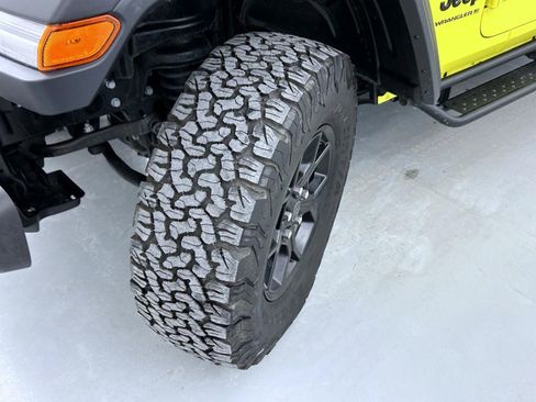 Certified 2024 Jeep Wrangler Willys image 23