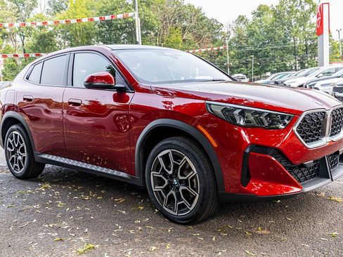 Used 2025 BMW X2 xDrive28i w/ Convenience Package image 1
