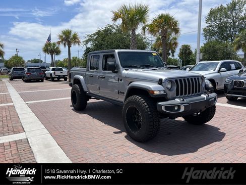 Used 2021 Jeep Gladiator Sport AWD/4WD image 1