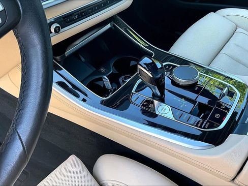 Used 2021 BMW X5 xDrive45e w/ Premium Package image 16