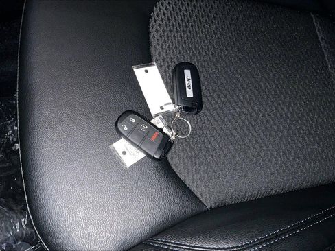 New 2026 Jeep Compass Latitude image 27