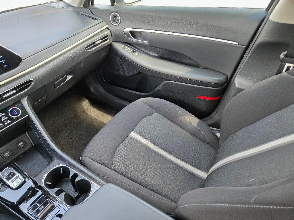 Certified 2023 Hyundai Sonata SEL w/ Preferred Accessory Package FWD image 19