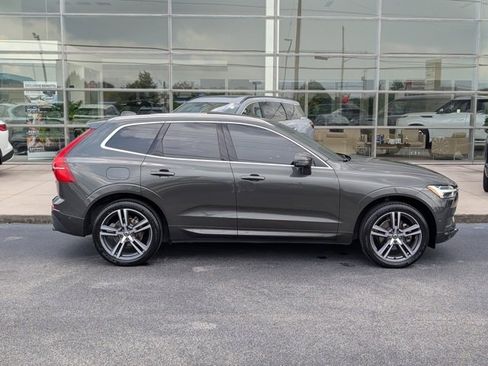 Used 2019 Volvo XC60 T5 Momentum w/ Multimedia Package image 8
