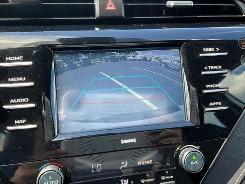 Used 2020 Toyota Camry SE FWD image 13