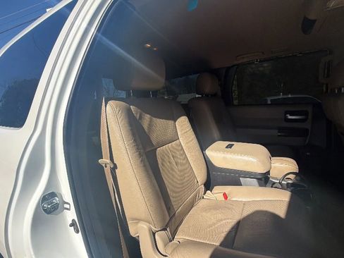 Used 2016 Toyota Sequoia Platinum image 20