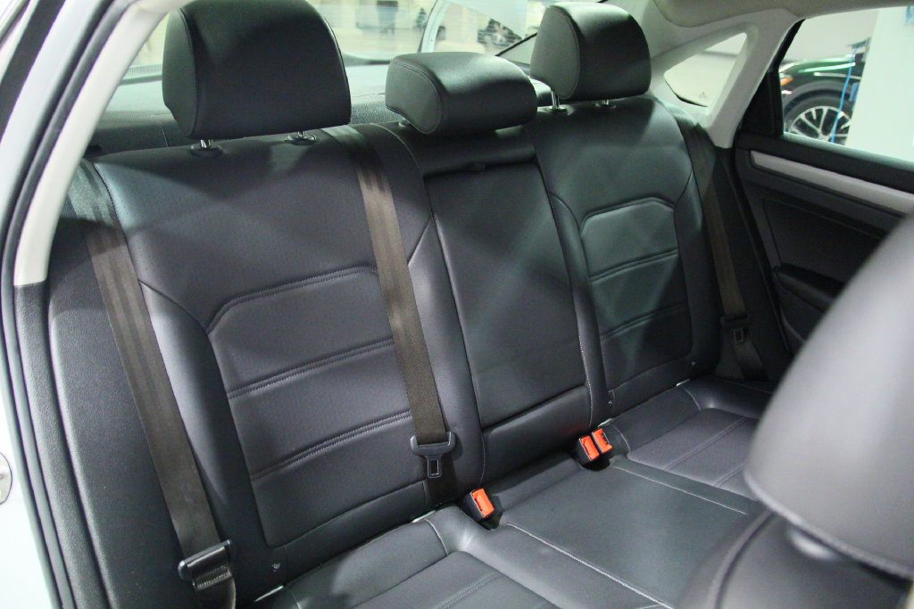Used 2020 Volkswagen Passat 2.0T SE w/ Sunroof Package FWD image 23
