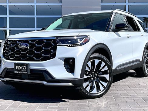 Used 2026 Ford Explorer Platinum w/ LUX Leather Package image 1