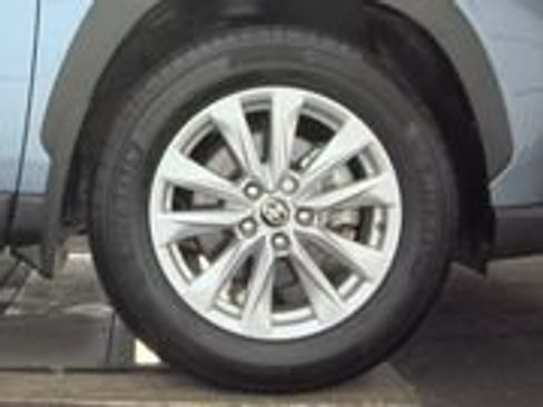 Used 2024 Toyota Corolla Cross LE FWD image 9
