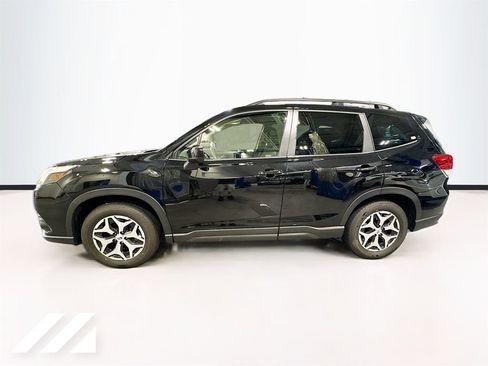Used 2023 Subaru Forester Premium AWD/4WD image 8