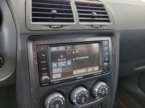 Used 2013 Dodge Challenger SXT RWD image 21