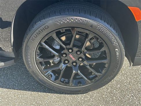 Used 2022 GMC Yukon SLE w/ Gmc Pro Safety Plus Package image 12