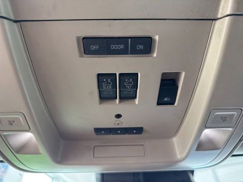 Used 2015 Chevrolet Silverado 3500 High Country image 30