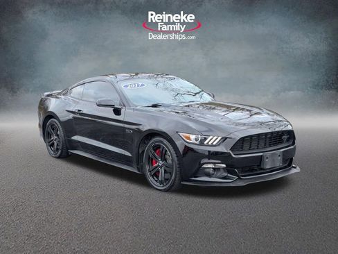 Used 2017 Ford Mustang GT Premium RWD image 3