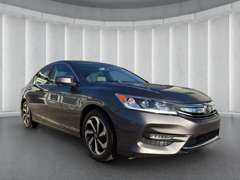 Used 2017 Honda Accord EX-L image 7