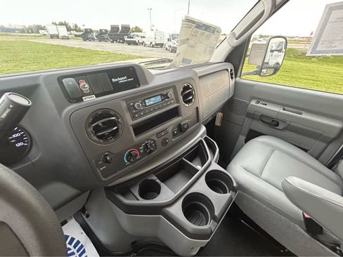 New 2027 Ford E-450 and Econoline 450 Super Duty w/ Power Equipment Group RWD image 25