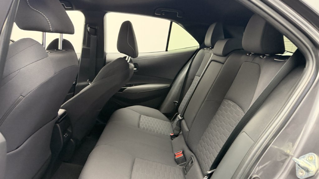 Certified 2025 Toyota Corolla SE FWD image 29